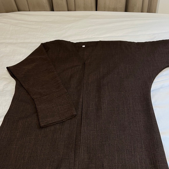 Dark brown linen abaya - Picture 5 of 7